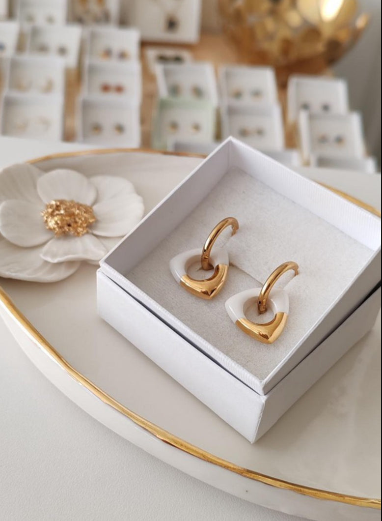 Earrings Triangle in Pure White & Golden Rim