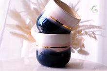 Laden Sie das Bild in den Galerie-Viewer, 1 x Single Latte 4.0 dl in Crema &amp; Midnight Blue