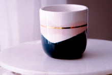 Load image into Gallery viewer, 1 x Single Latte 4.0 dl in Crema &amp; Midnight Blue