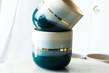 Laden Sie das Bild in den Galerie-Viewer, 2er-Set Cups in diversen Grössen, in Blues &amp; Greens with Golden Linings