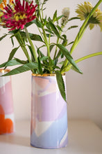 Laden Sie das Bild in den Galerie-Viewer, Landscape Flower Vase with Golden Lining