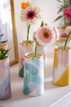 Laden Sie das Bild in den Galerie-Viewer, Landscape Flower Vase with Golden Lining