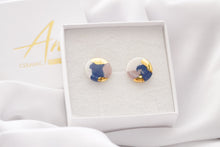 Laden Sie das Bild in den Galerie-Viewer, Circle Midi Earrings in Beige, Blue &amp; Gold