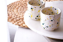 Laden Sie das Bild in den Galerie-Viewer, **Single** 1 x Landscape Cup in Speckled Emerald Glow