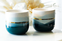Laden Sie das Bild in den Galerie-Viewer, 2er-Set Cups in diversen Grössen, in Blues &amp; Greens with Golden Linings