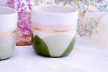 Load image into Gallery viewer, &quot;Landscape&quot; Latte Cup, 4.0 dl in Forest green &amp; blush Crema