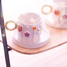 Laden Sie das Bild in den Galerie-Viewer, THE BLOOM 2er-Set Espresso Cups, 1.5 dl mit Untersetzer