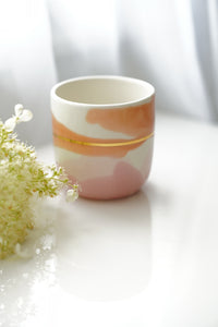 1 x Single Latte Cup, 4.0 dl in Summer Blush with Golden Lining - O I A  ceramics