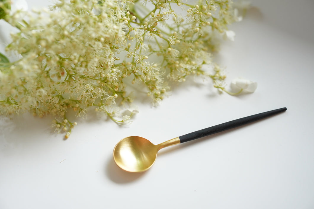 Golden Spoon in Black & Mat Gold - O I A  ceramics