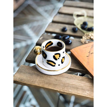 Laden Sie das Bild in den Galerie-Viewer, THE BLOOM 2er-Set Espresso Cups, 1.5 dl mit Untersetzer