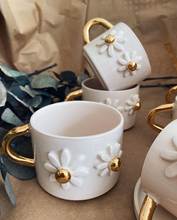 Load image into Gallery viewer, 2er-Set Cappuccino Cups, 2.0 dl with Daisy Flowers &amp; Golden Handle - O I A  ceramics