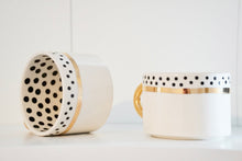 Laden Sie das Bild in den Galerie-Viewer, 2er-Set Cappuccino Cups, 2.0 dl with Golden Lining &amp; Dots incl. Saucer / Unterteller