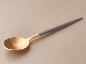 Golden Spoon in White & Mat Gold