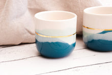 Laden Sie das Bild in den Galerie-Viewer, 2er-Set Cups in diversen Grössen, in Blues &amp; Greens with Golden Linings